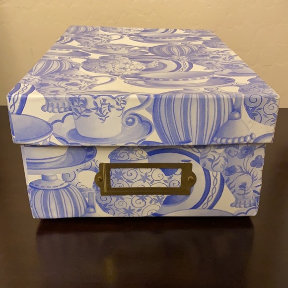 🆕 Small Storage Box with Lid - Picture 4 of 16